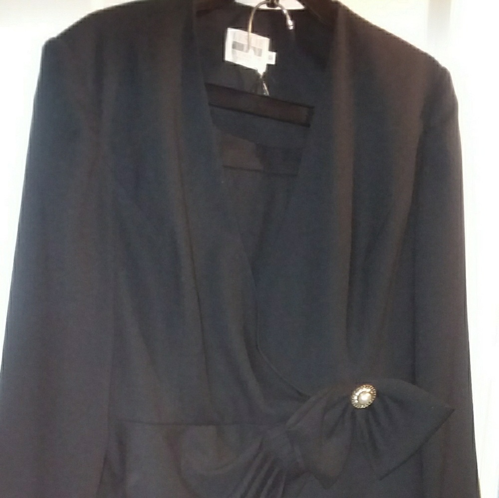 Petite suit
